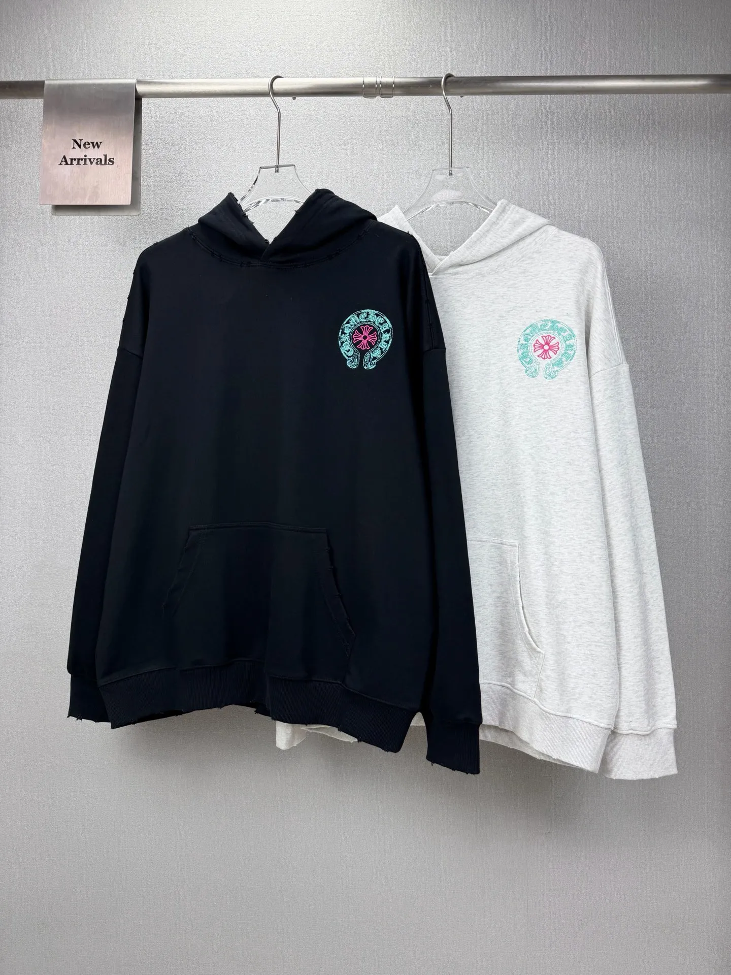 2026New Arrival 🪡 logo Same Style Quality😘😘 g Versatile 👍 ：Black、 Gray Size：S-XL